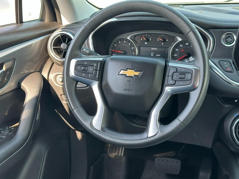 Chevrolet Blazer Vehicle Full-screen Gallery Image 12