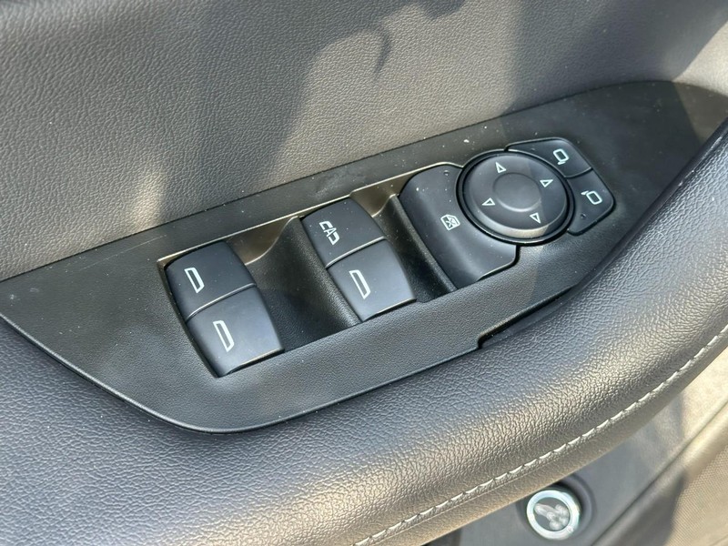 Chevrolet Blazer Vehicle Full-screen Gallery Image 16