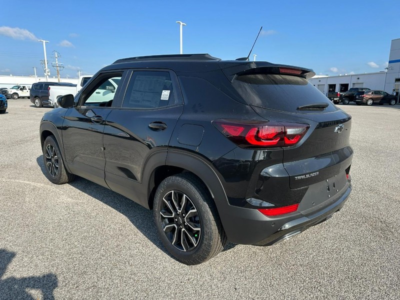 Chevrolet TrailBlazer Vehicle Full-screen Gallery Image 3