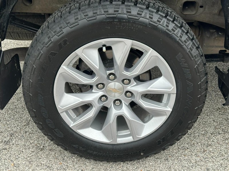 Chevrolet Silverado 1500 Vehicle Full-screen Gallery Image 7