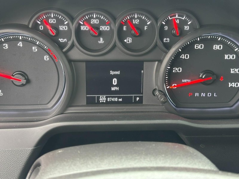 Chevrolet Silverado 1500 Vehicle Full-screen Gallery Image 19