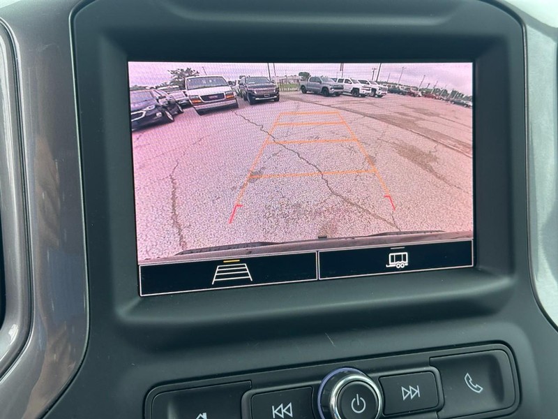 Chevrolet Silverado 1500 Vehicle Full-screen Gallery Image 20