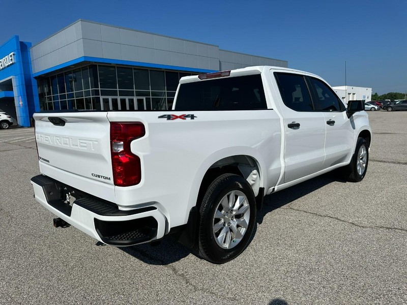 Chevrolet Silverado 1500 Vehicle Full-screen Gallery Image 6