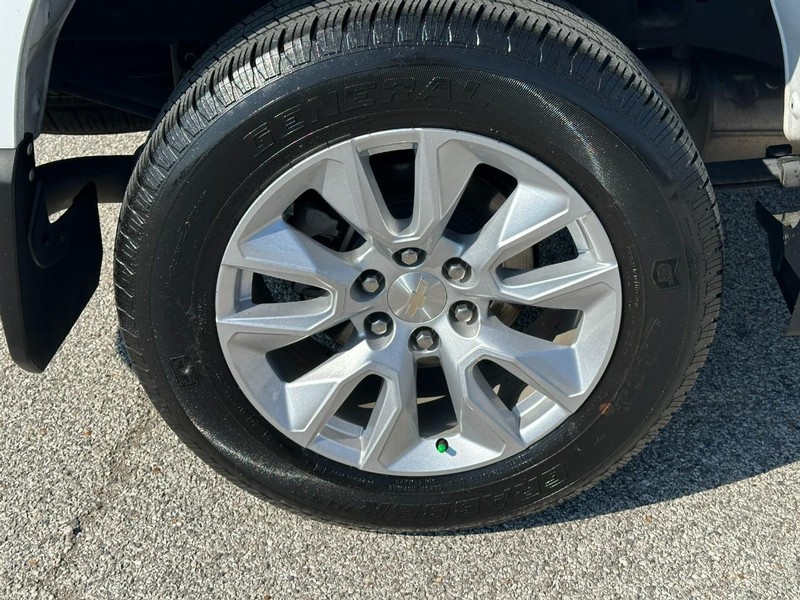 Chevrolet Silverado 1500 Vehicle Full-screen Gallery Image 7