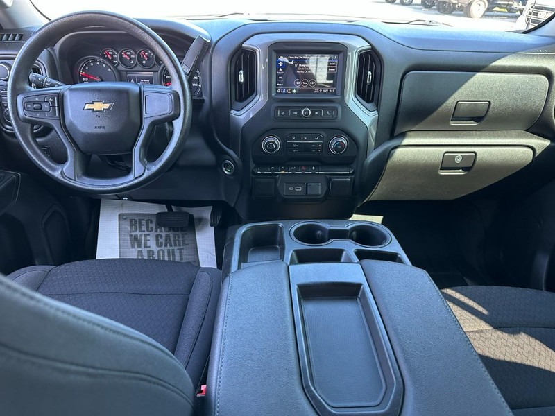 Chevrolet Silverado 1500 Vehicle Full-screen Gallery Image 11