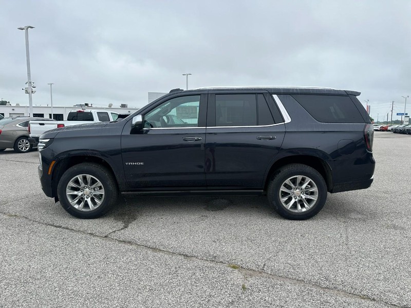 Chevrolet Tahoe Vehicle Full-screen Gallery Image 2