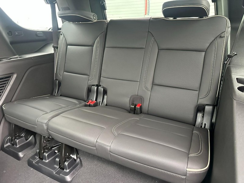 Chevrolet Tahoe Vehicle Full-screen Gallery Image 4