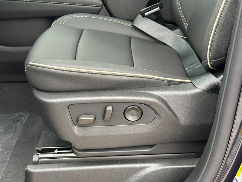 Chevrolet Tahoe Vehicle Full-screen Gallery Image 16