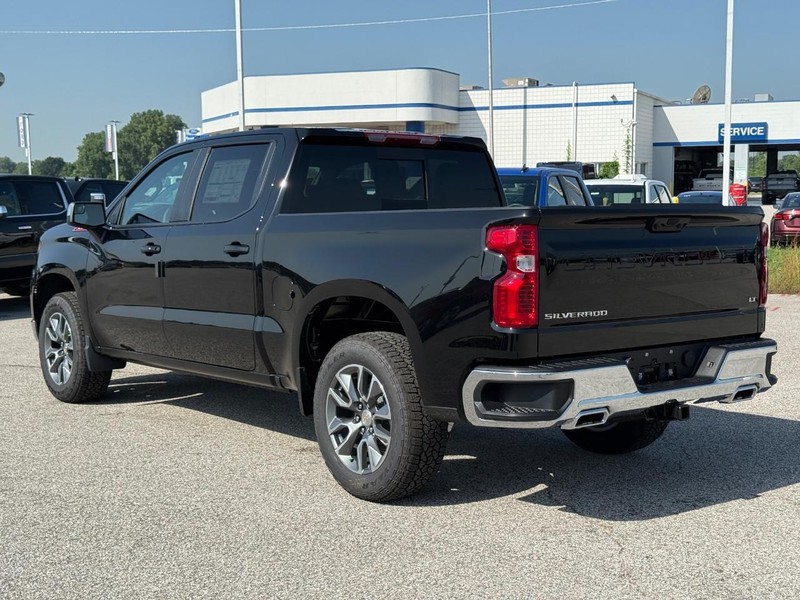 Chevrolet Silverado 1500 Vehicle Full-screen Gallery Image 3