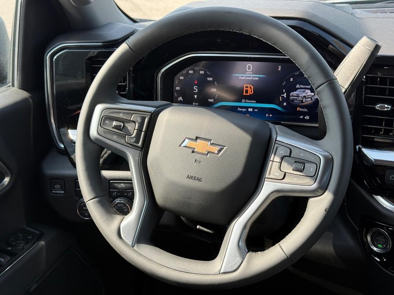 Chevrolet Silverado 1500 Vehicle Full-screen Gallery Image 7