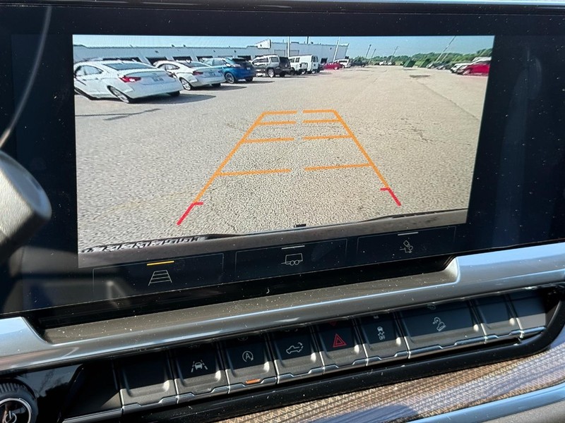 Chevrolet Silverado 1500 Vehicle Full-screen Gallery Image 11