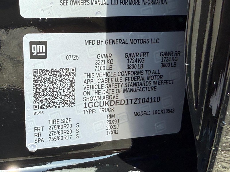 Chevrolet Silverado 1500 Vehicle Full-screen Gallery Image 18