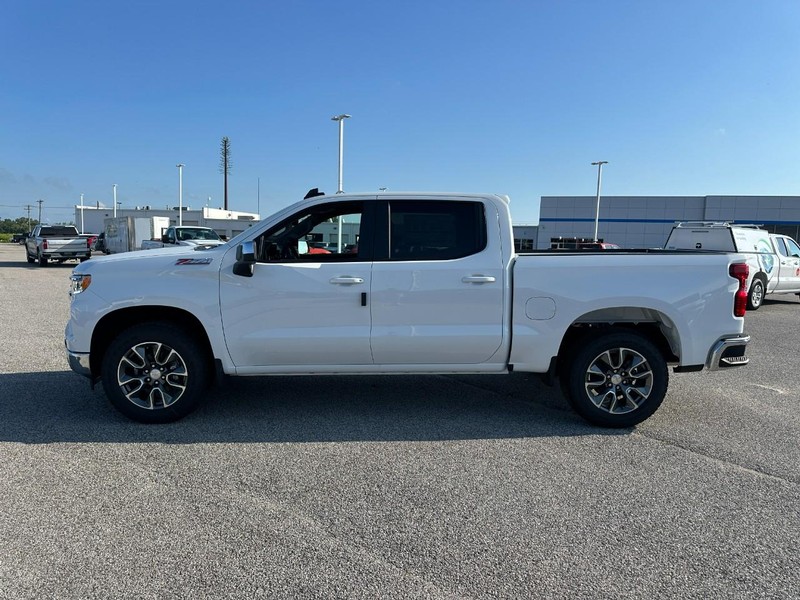 Chevrolet Silverado 1500 Vehicle Full-screen Gallery Image 2