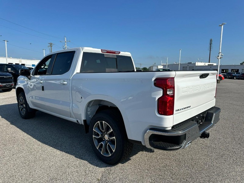 Chevrolet Silverado 1500 Vehicle Full-screen Gallery Image 3