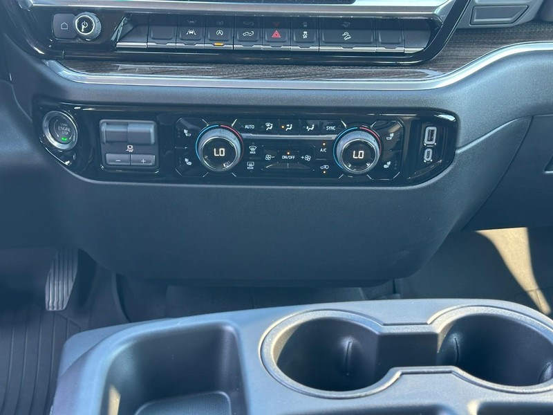 Chevrolet Silverado 1500 Vehicle Full-screen Gallery Image 7