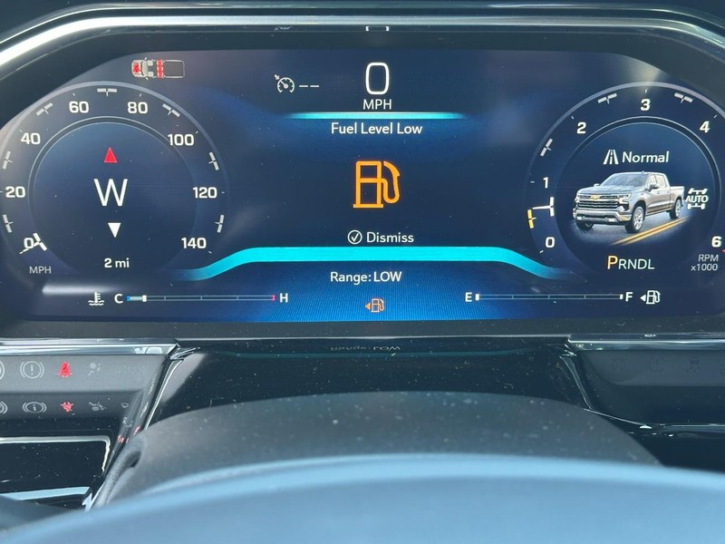 Chevrolet Silverado 1500 Vehicle Full-screen Gallery Image 12