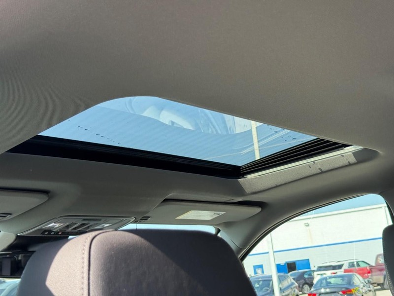 Chevrolet Silverado 1500 Vehicle Full-screen Gallery Image 6