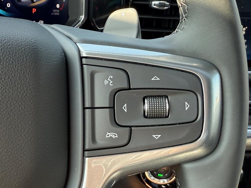 Chevrolet Silverado 1500 Vehicle Full-screen Gallery Image 11