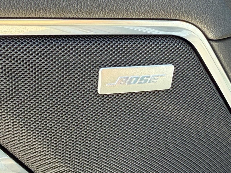 Chevrolet Silverado 1500 Vehicle Full-screen Gallery Image 19