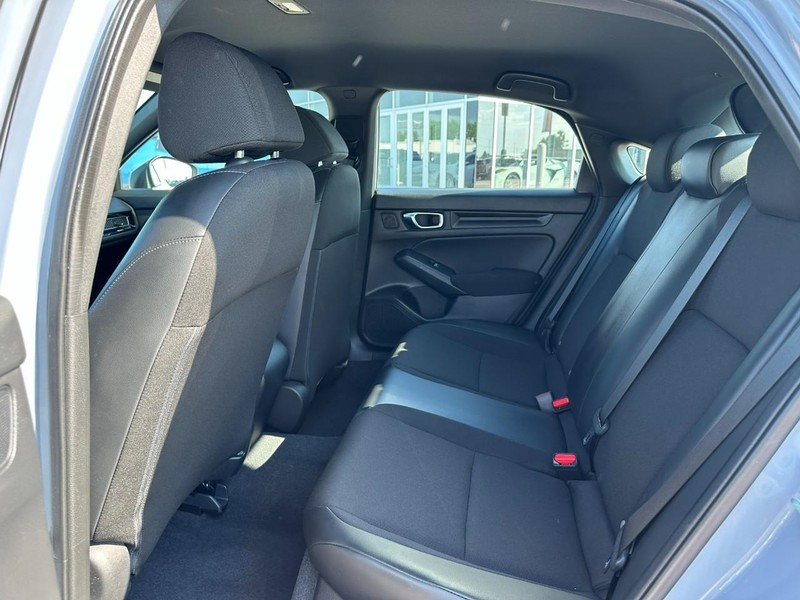 Honda Civic Hatchback Vehicle Full-screen Gallery Image 9