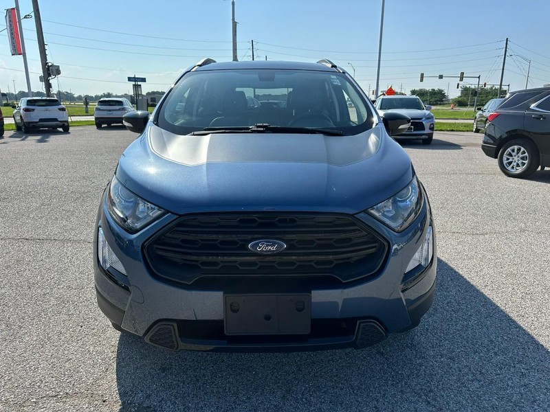 Ford EcoSport Vehicle Full-screen Gallery Image 9