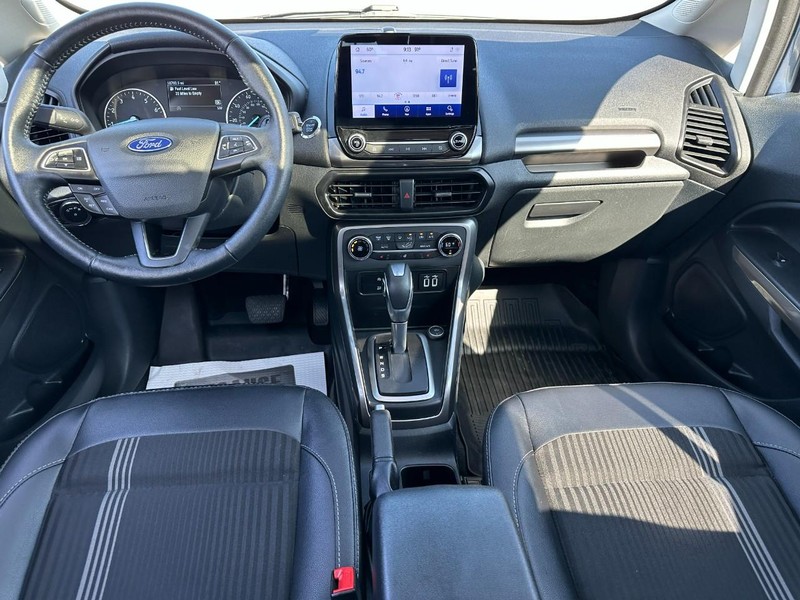Ford EcoSport Vehicle Full-screen Gallery Image 12