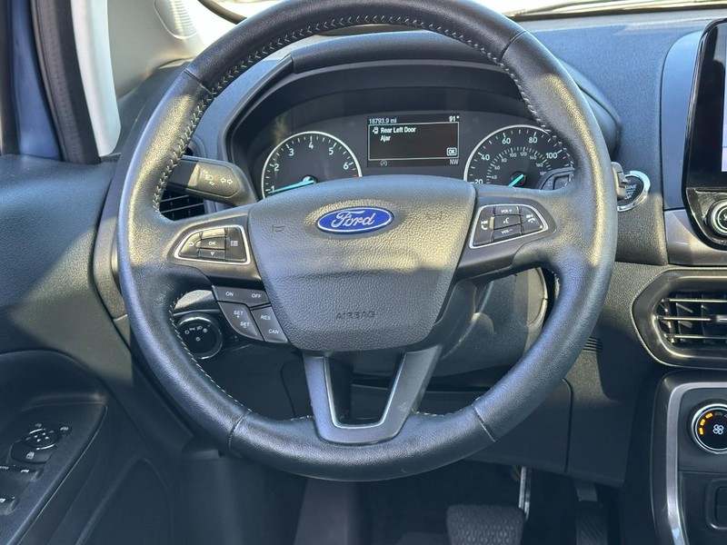 Ford EcoSport Vehicle Full-screen Gallery Image 13