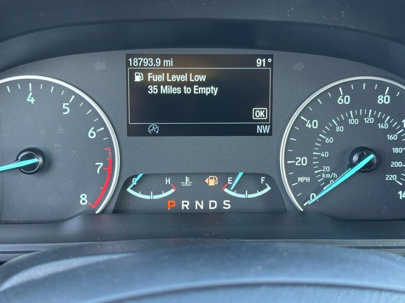 Ford EcoSport Vehicle Full-screen Gallery Image 21