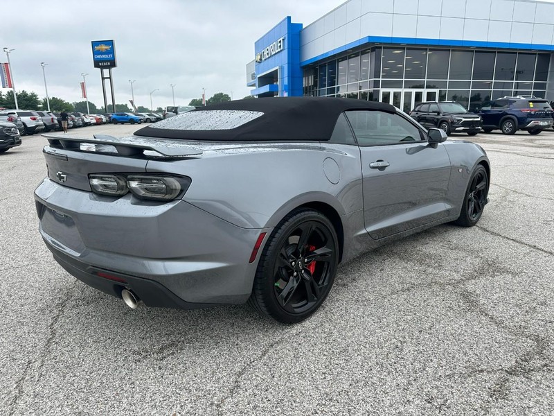 Chevrolet Camaro Vehicle Full-screen Gallery Image 5