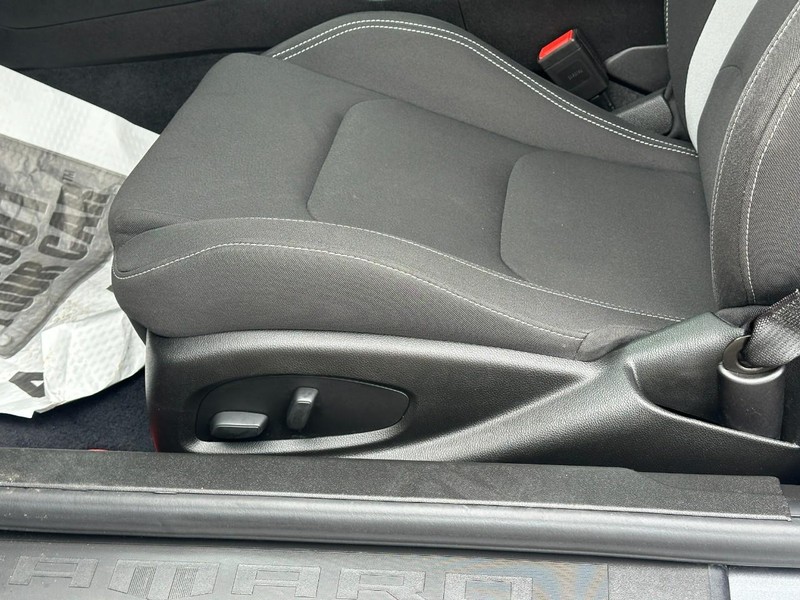 Chevrolet Camaro Vehicle Full-screen Gallery Image 13