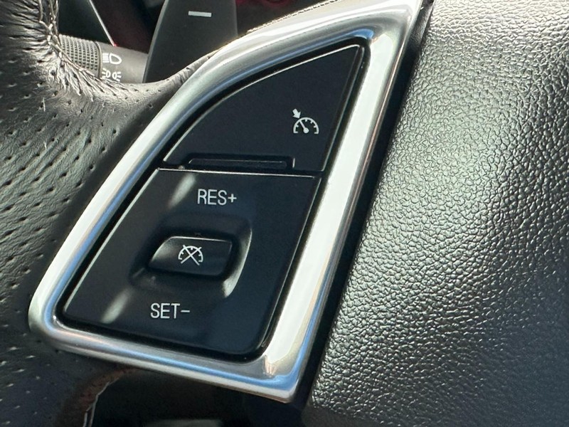 Chevrolet Camaro Vehicle Full-screen Gallery Image 14