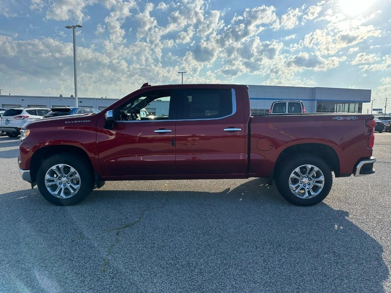 Chevrolet Silverado 1500 Vehicle Full-screen Gallery Image 2