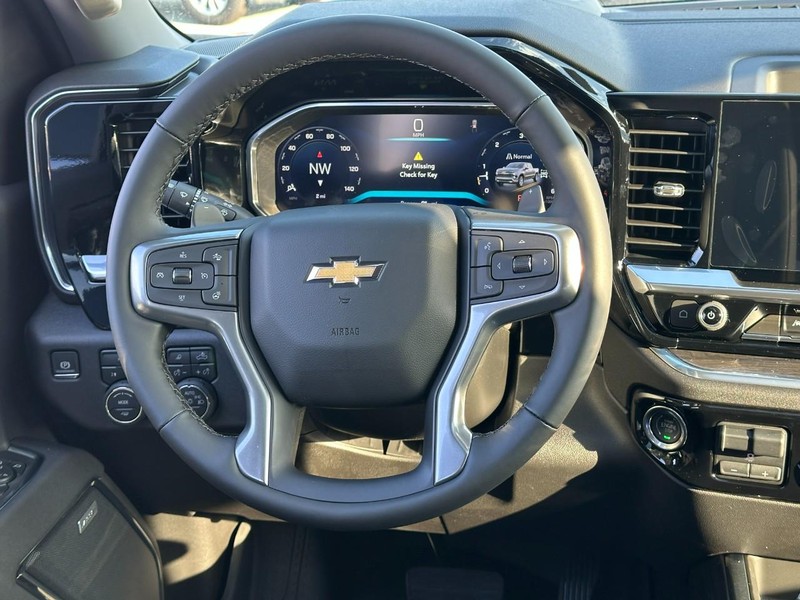 Chevrolet Silverado 1500 Vehicle Full-screen Gallery Image 7