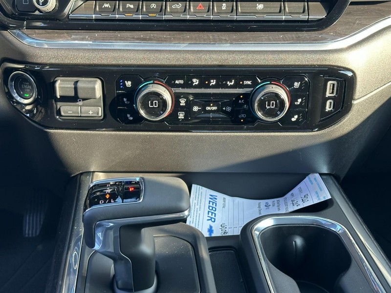 Chevrolet Silverado 1500 Vehicle Full-screen Gallery Image 8