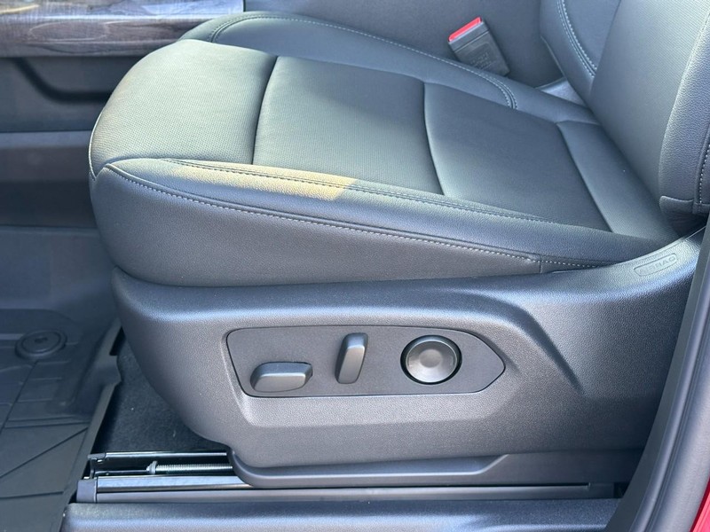 Chevrolet Silverado 1500 Vehicle Full-screen Gallery Image 11