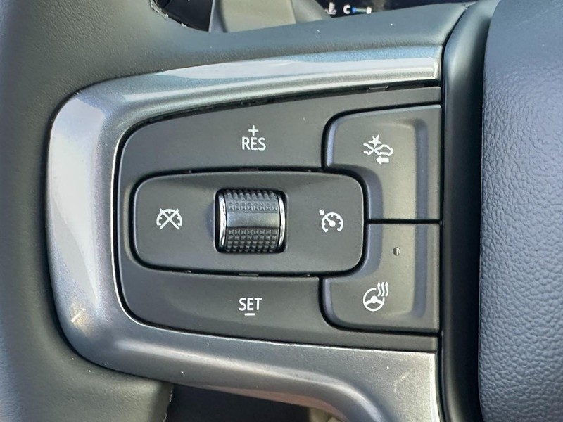 Chevrolet Silverado 1500 Vehicle Full-screen Gallery Image 12