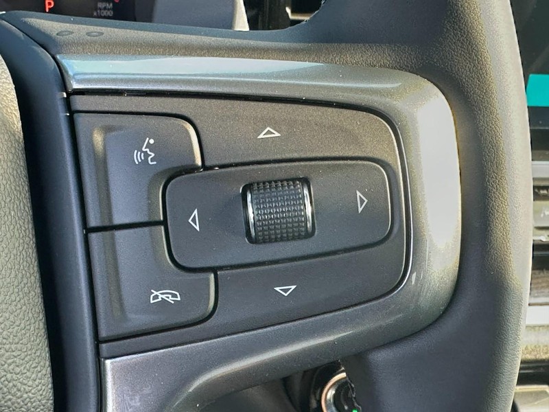 Chevrolet Silverado 1500 Vehicle Full-screen Gallery Image 13