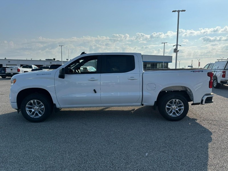 Chevrolet Silverado 1500 Vehicle Full-screen Gallery Image 2