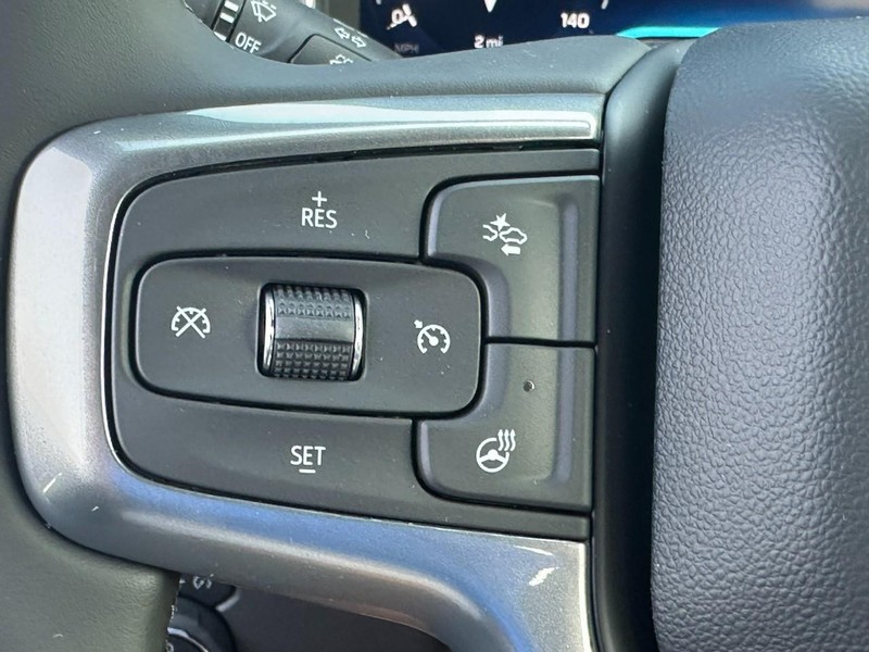 Chevrolet Silverado 1500 Vehicle Full-screen Gallery Image 10