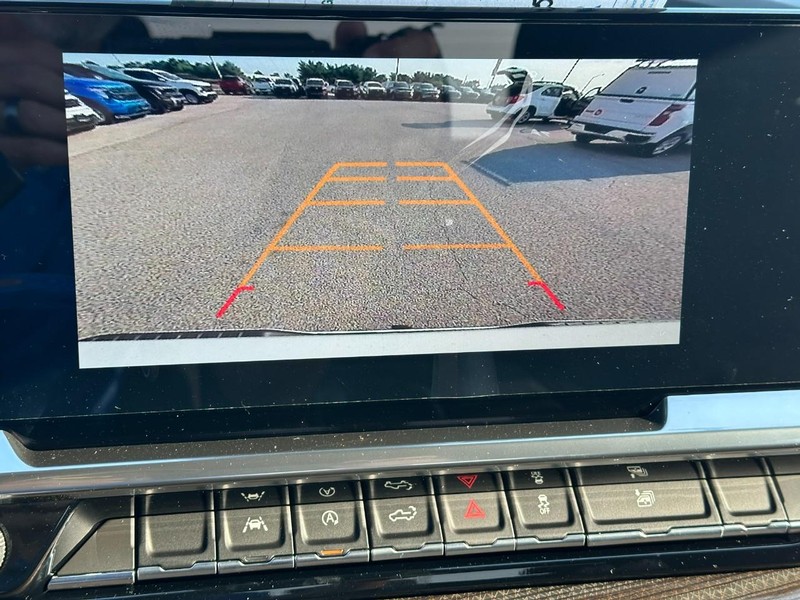 Chevrolet Silverado 1500 Vehicle Full-screen Gallery Image 15