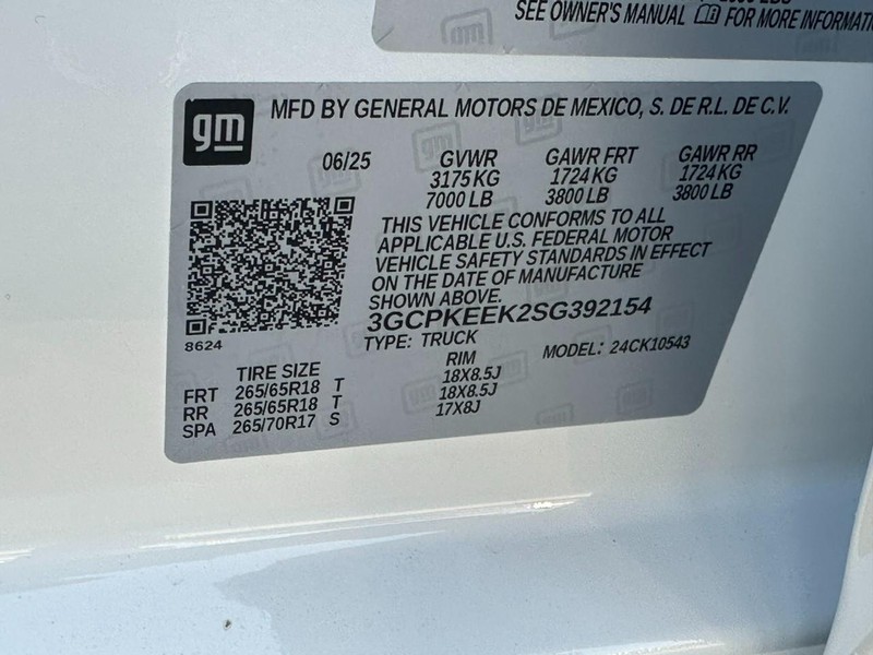 Chevrolet Silverado 1500 Vehicle Full-screen Gallery Image 16