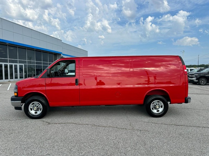 Chevrolet Express Cargo Van Vehicle Full-screen Gallery Image 2