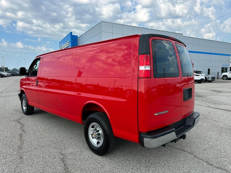 Chevrolet Express Cargo Van Vehicle Full-screen Gallery Image 3