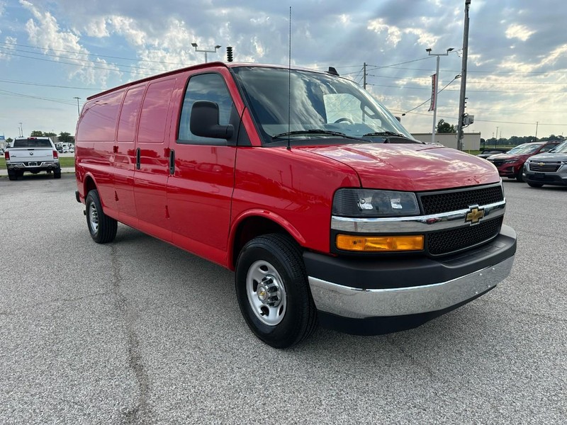 Chevrolet Express Cargo Van Vehicle Full-screen Gallery Image 9