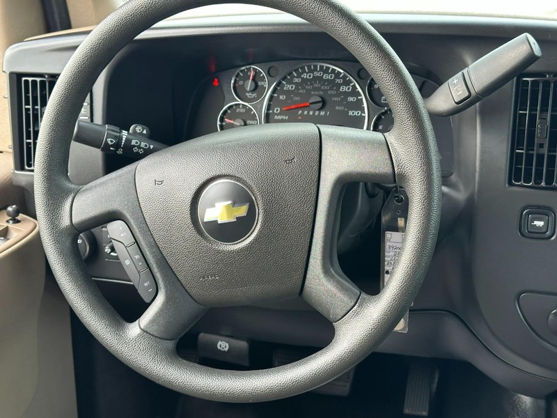 Chevrolet Express Cargo Van Vehicle Full-screen Gallery Image 12