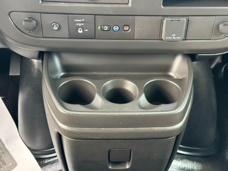 Chevrolet Express Cargo Van Vehicle Full-screen Gallery Image 14