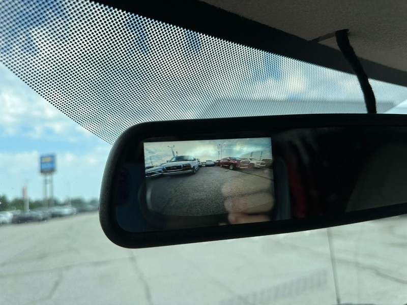 Chevrolet Express Cargo Van Vehicle Full-screen Gallery Image 22