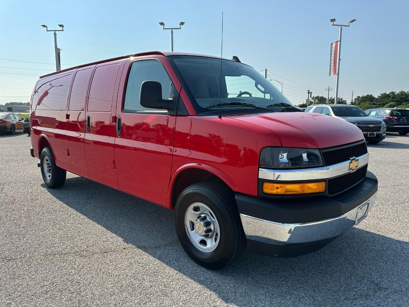 Chevrolet Express Cargo Van Vehicle Full-screen Gallery Image 8
