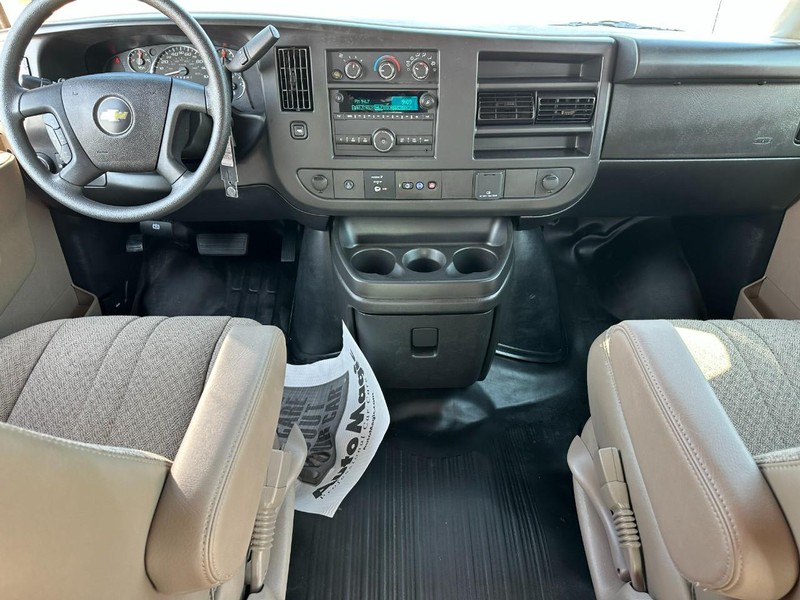 Chevrolet Express Cargo Van Vehicle Full-screen Gallery Image 11