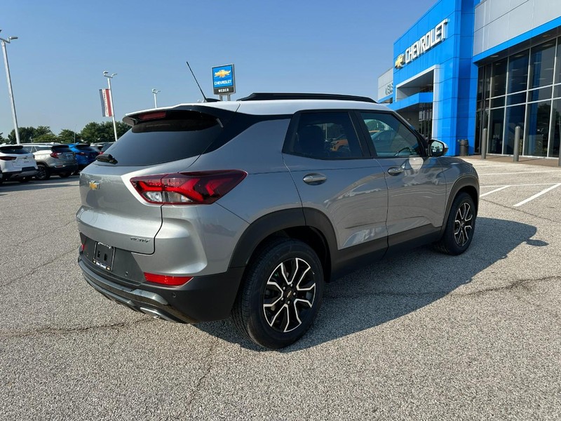 Chevrolet Trailblazer Vehicle Full-screen Gallery Image 6